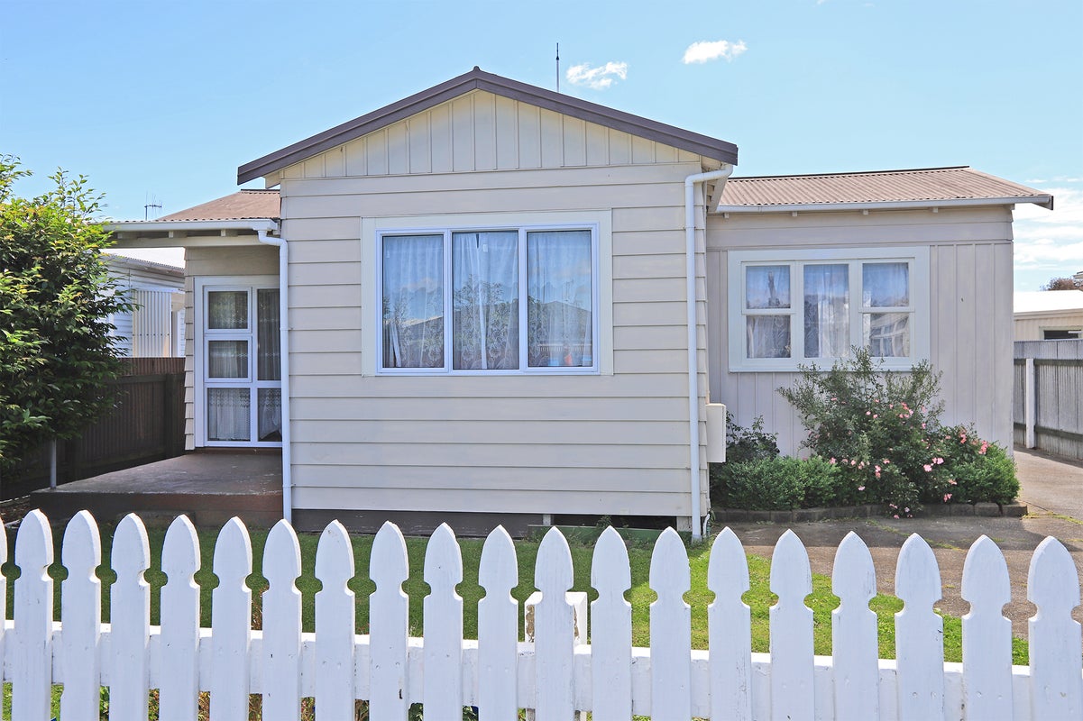 803 Gordon Road, Raureka, Hastings - Carousel 2