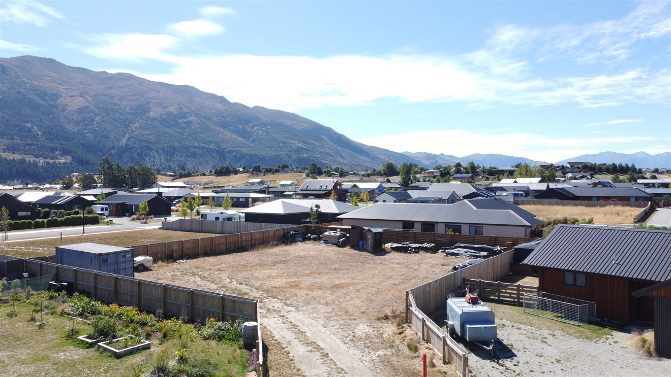 18 Dingle ST, Hawea, Lake Hawea - Carousel 2