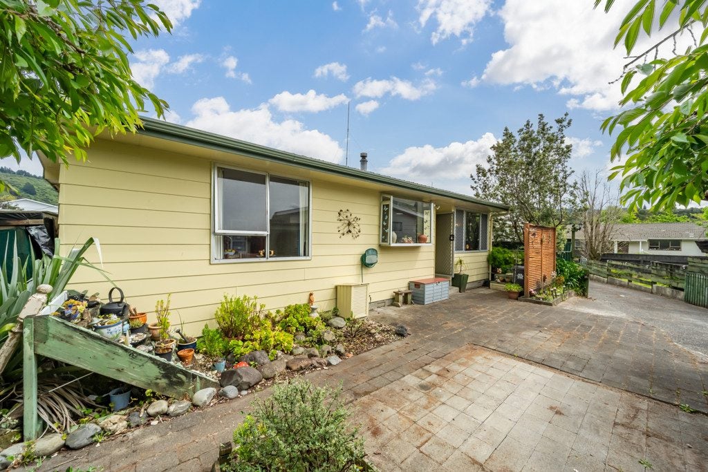 13B Beryl Grove, Birchville, Upper Hutt - Carousel 2