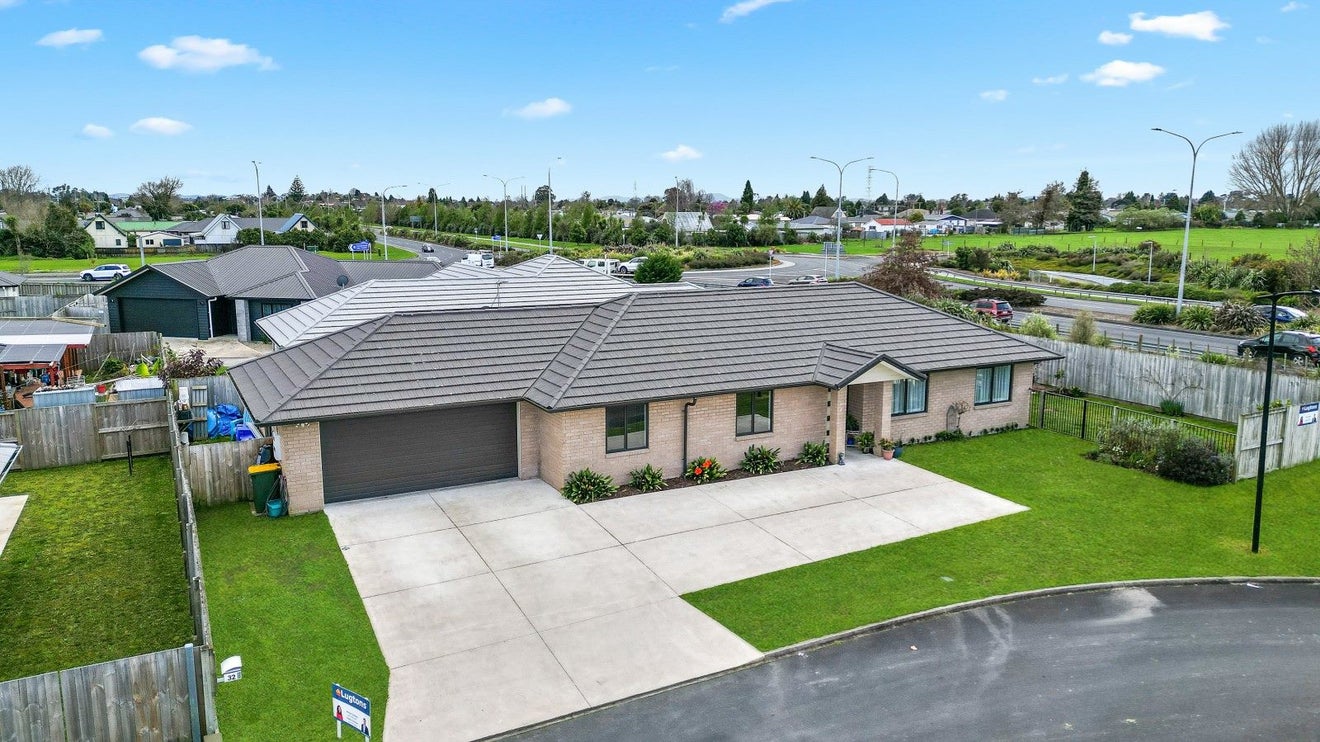 32 Waikai Close, Ruakura, Hamilton - Carousel 1