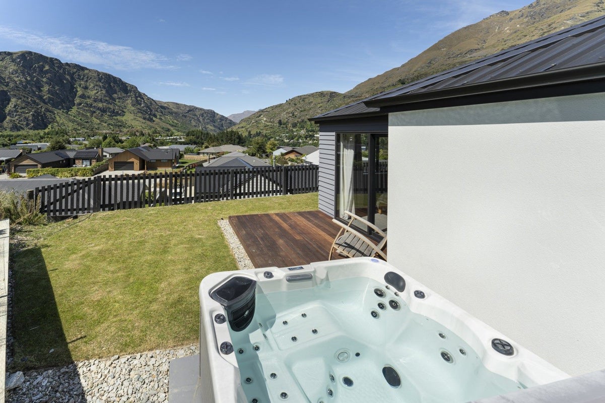 22 Morning Star Terrace, Arthurs Point, Queenstown - Carousel 2
