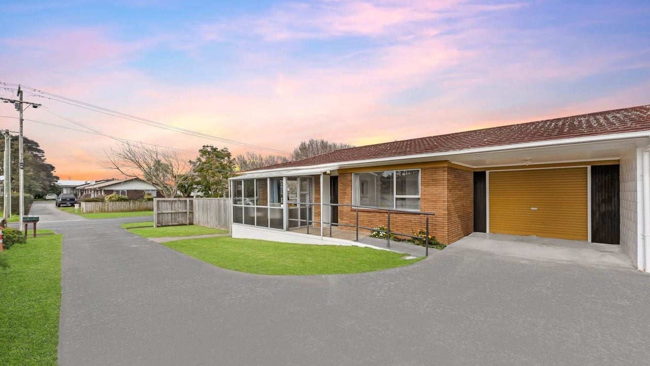 1/18 King Street, Papatoetoe, Auckland - Carousel 1