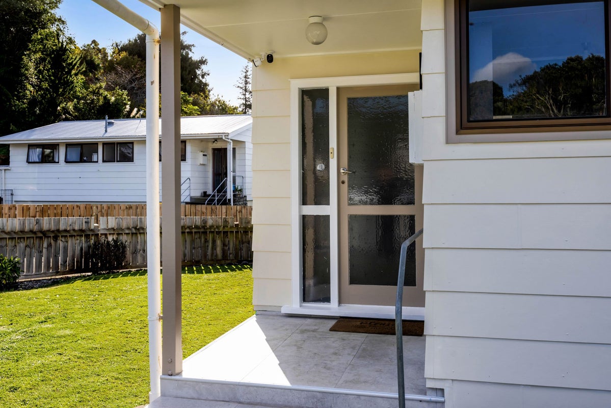 6A Brixham Place, Merrilands, New Plymouth - Carousel 21