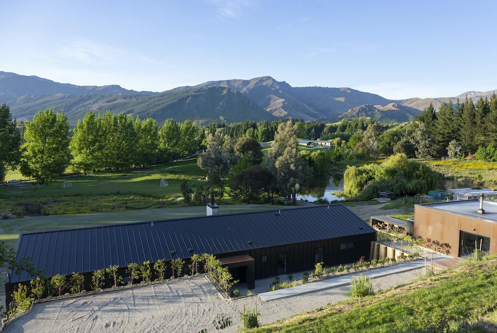 50 Hogans Gully Road, Queenstown - Carousel 1