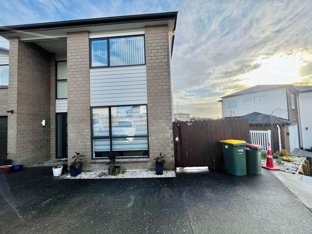 25B Arrowsmith Drive, Flat Bush, Auckland - Carousel 1