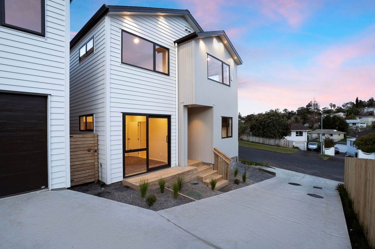 5A Topliss Drive, Northcross, Auckland - Carousel 1