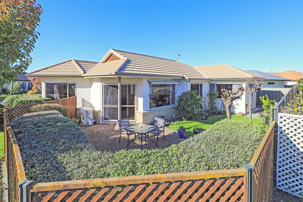 6 Flemington Place, Taradale, Napier - Carousel 1