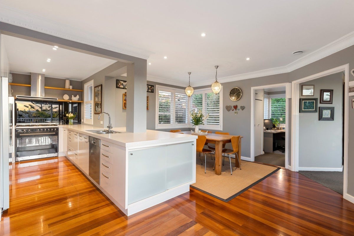 13 Evelyn Road, Cockle Bay, Auckland - Carousel 2