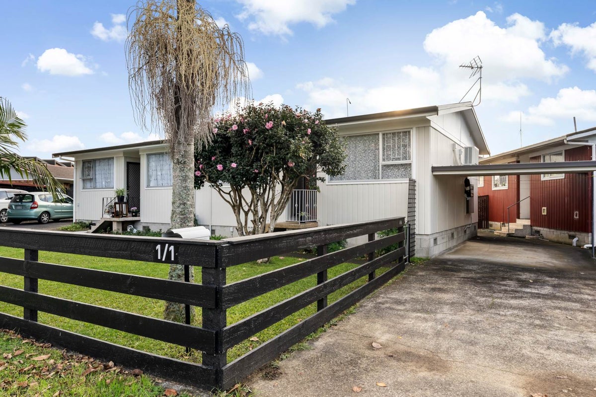 1/1 Sturges Road, Henderson, Auckland - Carousel 2