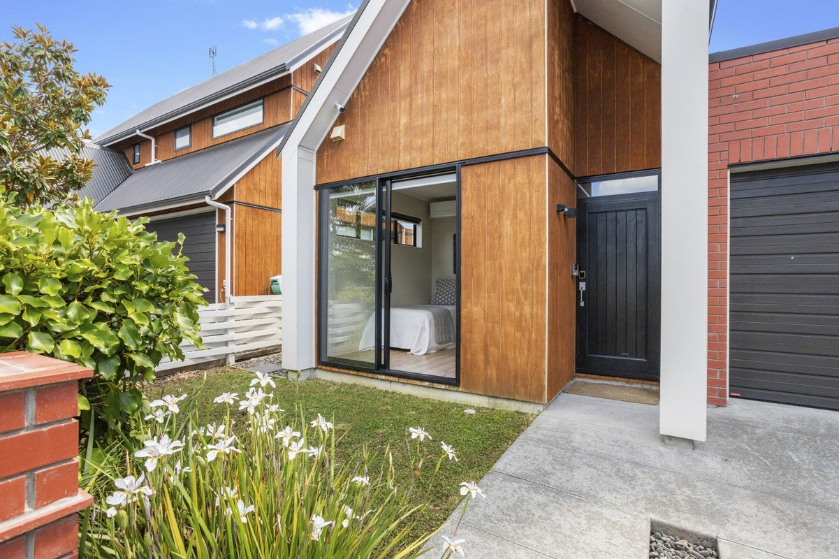 8 Harakeke Road, Hobsonville, Auckland - Carousel 2