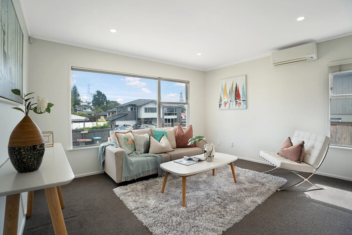 11 Oriana Avenue, Lynfield, Auckland - Carousel 2