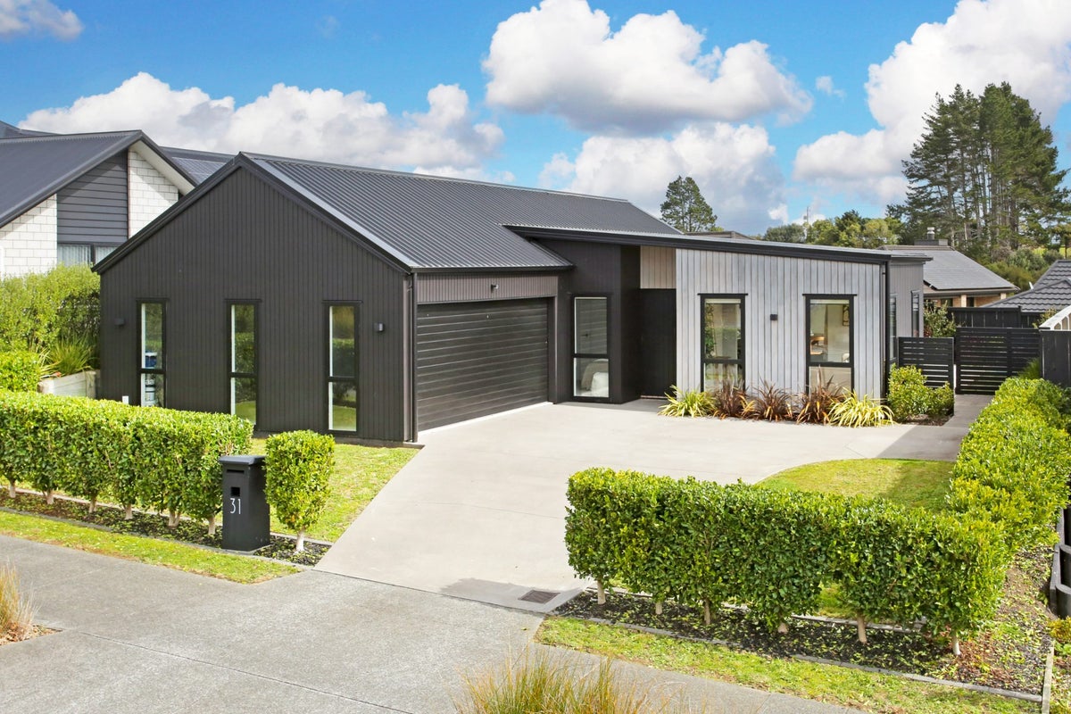 31 Jonah Lomu Drive, Paerata, Franklin, Auckland - Carousel 1