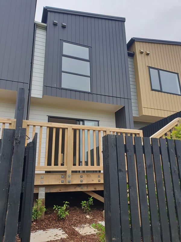 25/47A Huntington Drive, Huntington Park, Auckland - Carousel 1