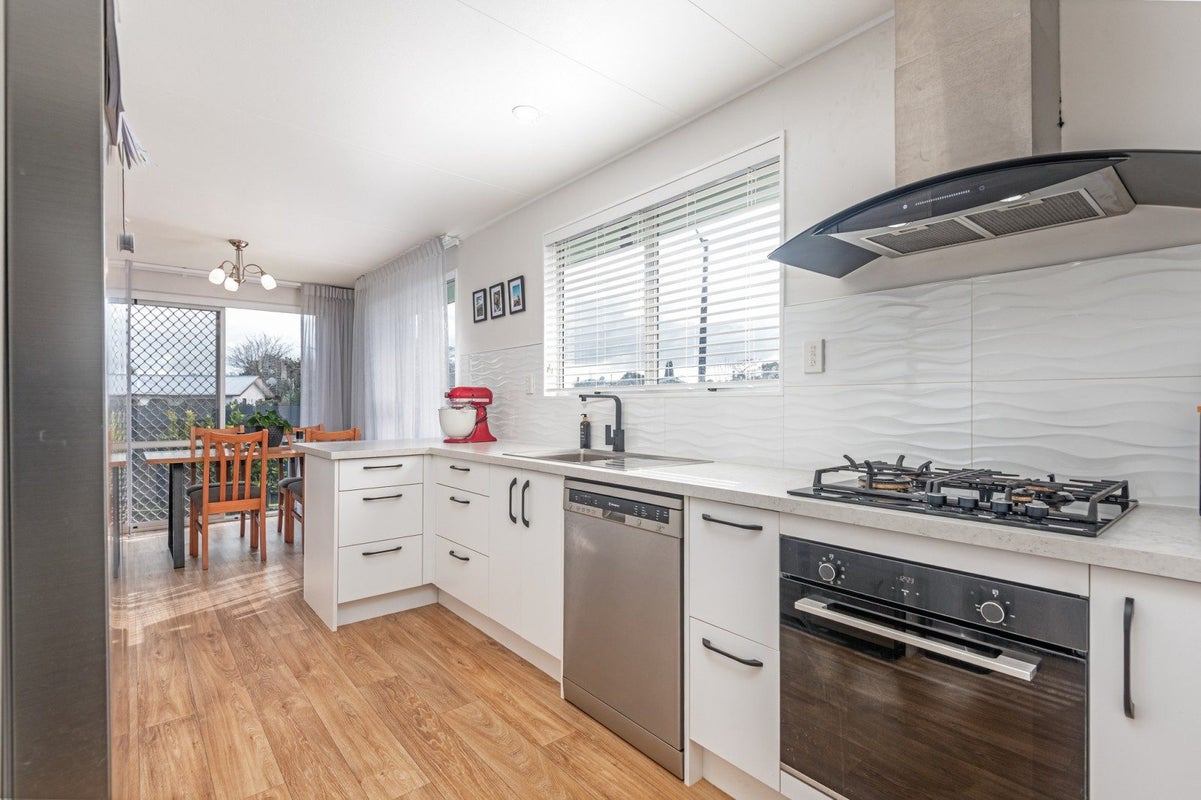 1 Amberley Avenue, Westbrook, Palmerston North - Carousel 2