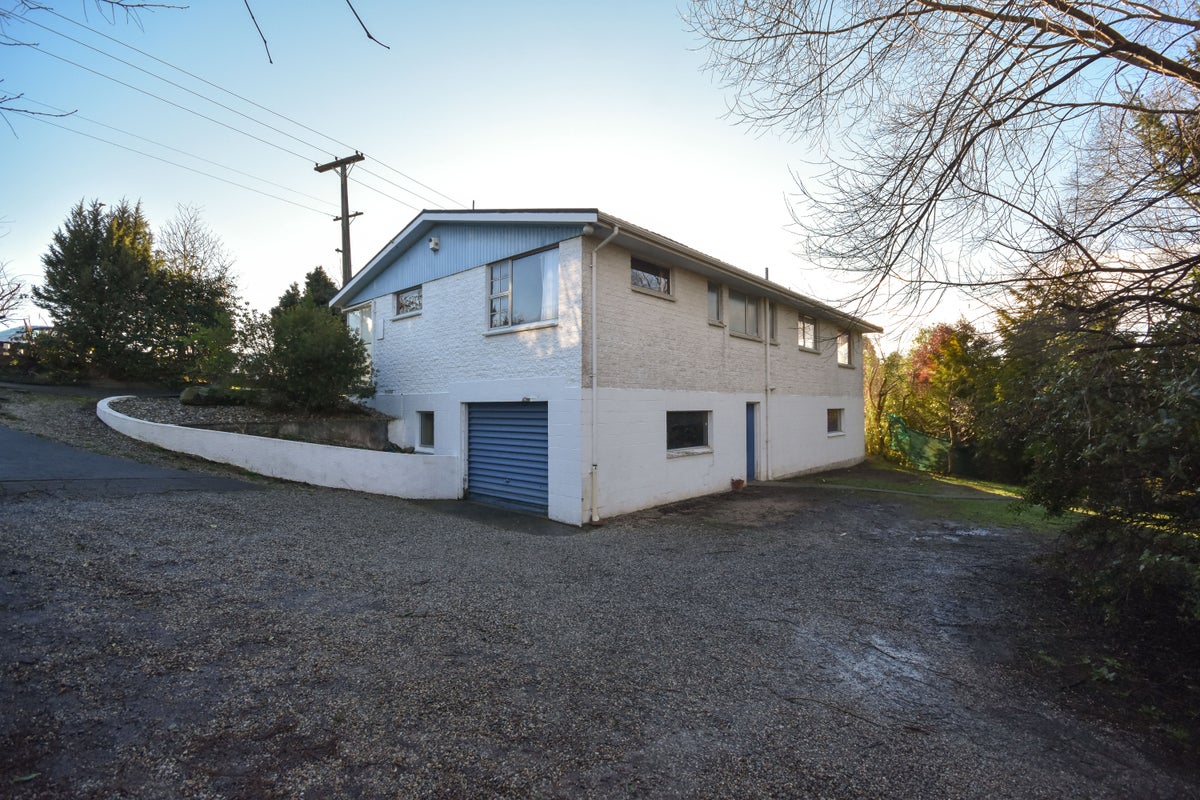 5 Main Road, Fairfield, Dunedin - Carousel 11