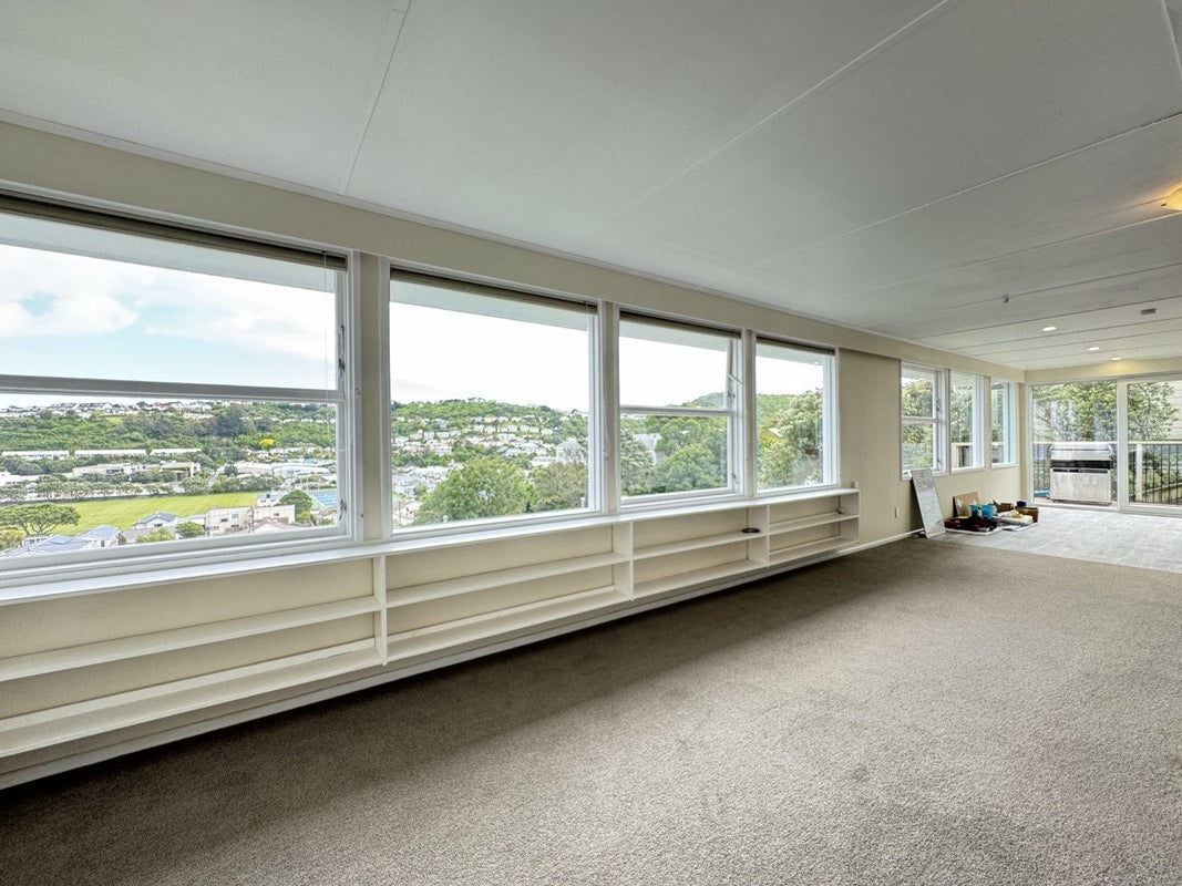 65 Totara Road, Miramar, Wellington - Carousel 1