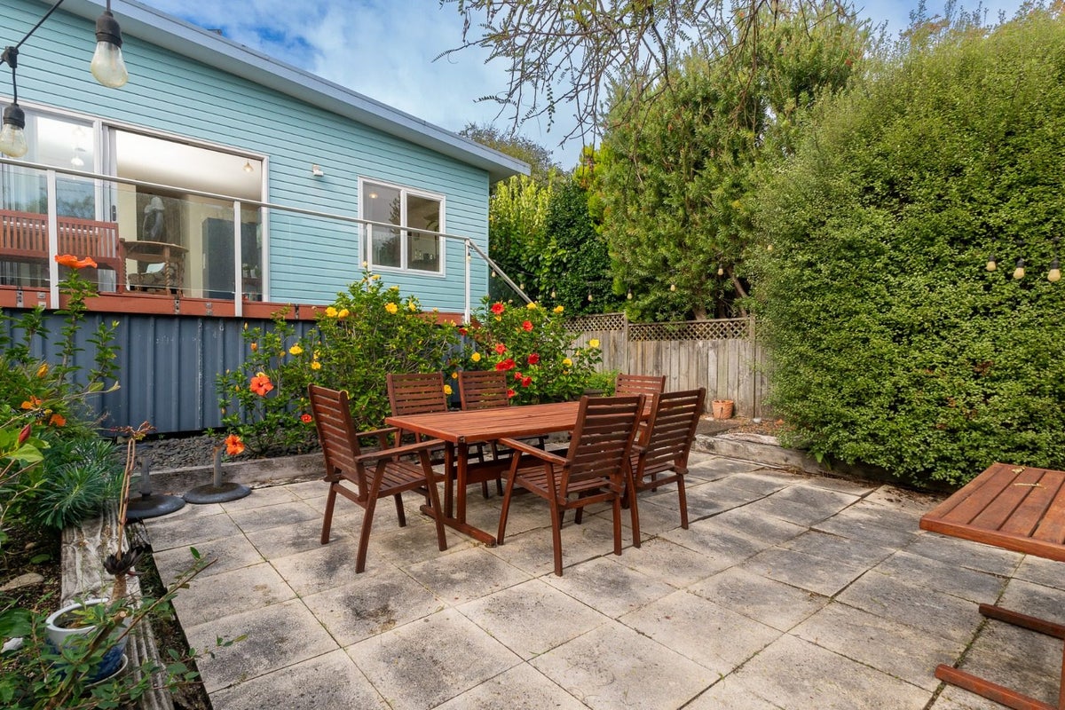 57 Knights Road, Rothesay Bay, Auckland - Carousel 1