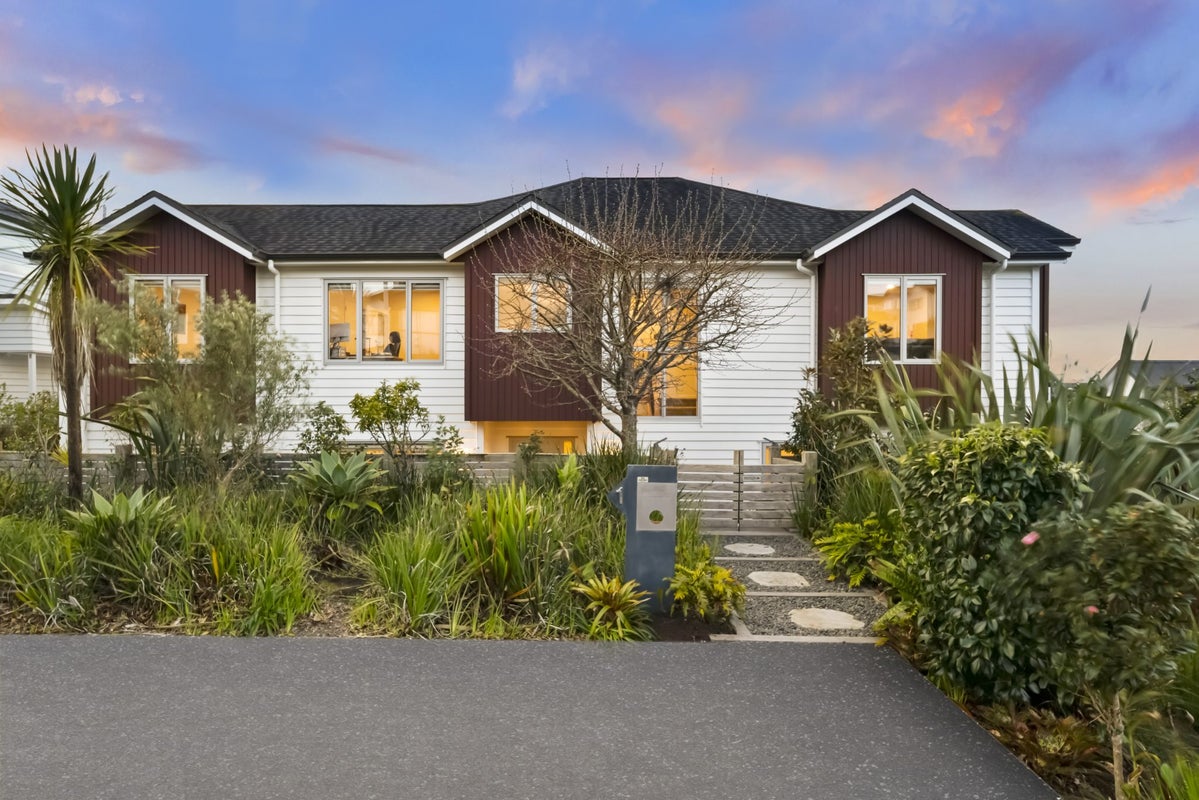 1 Turutu Place, Long Bay, Auckland - Carousel 1