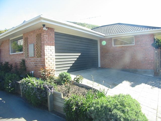 6 Malthouse Lane, Heathcote Valley, Christchurch - Carousel 1