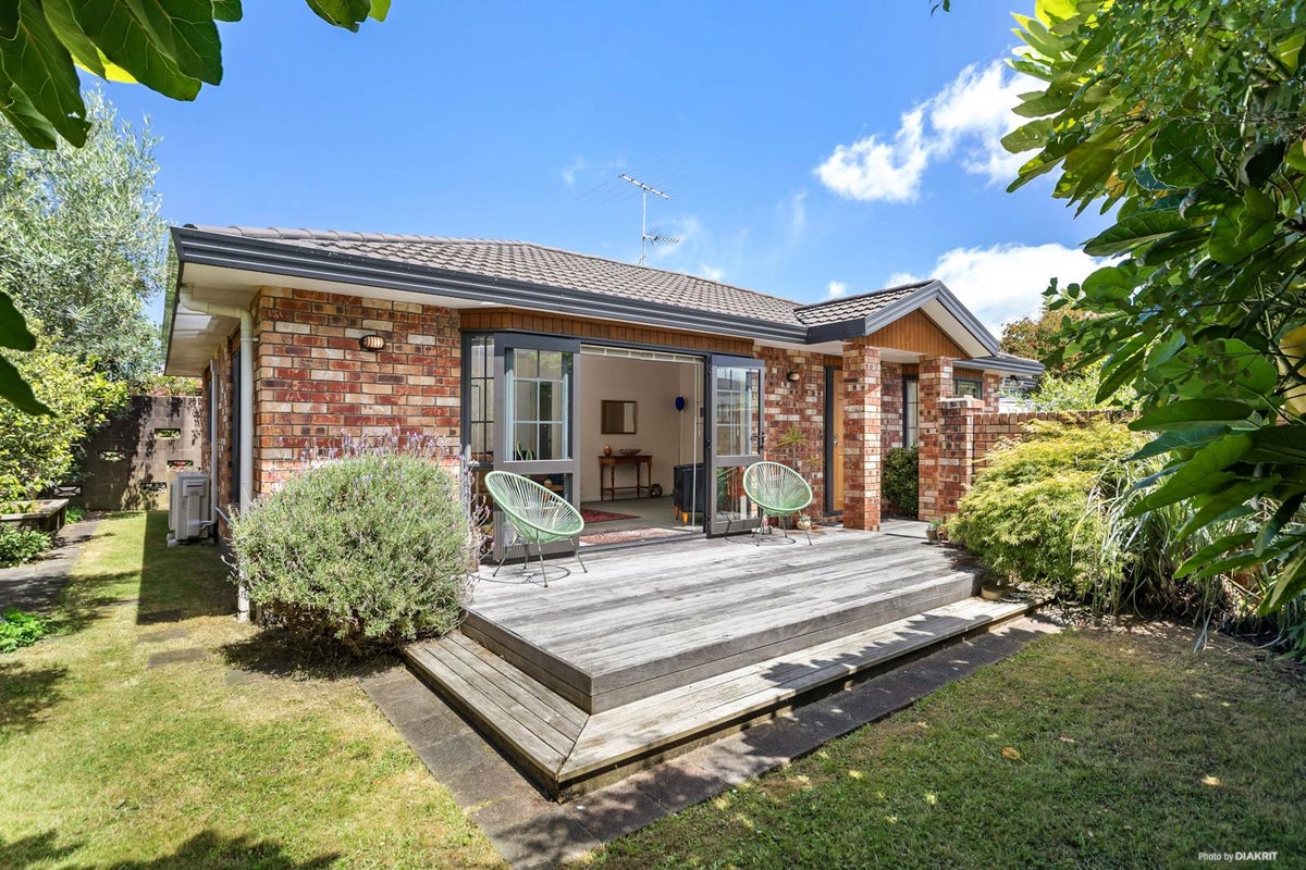 276A Meola Road, Point Chevalier, Auckland - Carousel 2