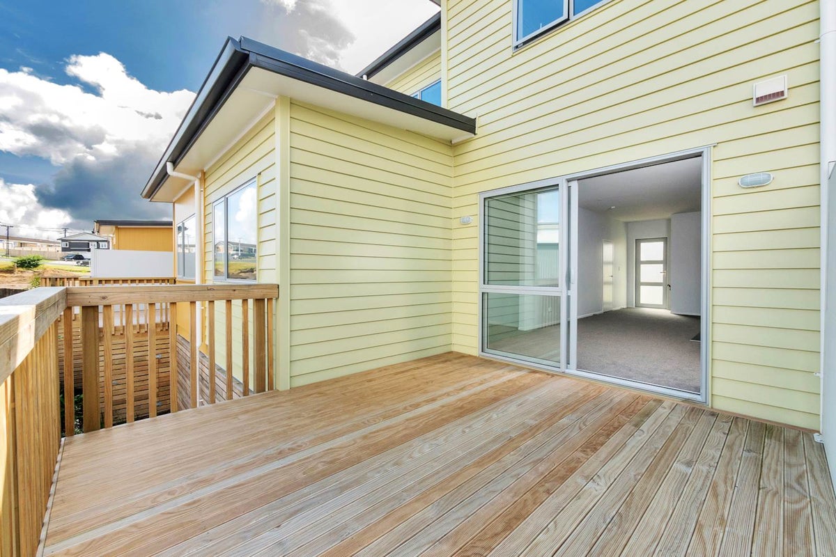 39/11 Ray Small Drive, Papakura, Auckland - Carousel 2