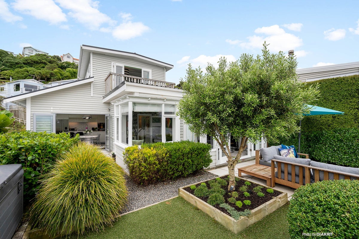 35 Belvedere Road, Hataitai, Wellington - Carousel 1
