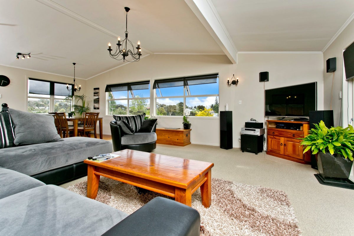 24 Drome View Place, Beach Haven, Auckland - Carousel 2