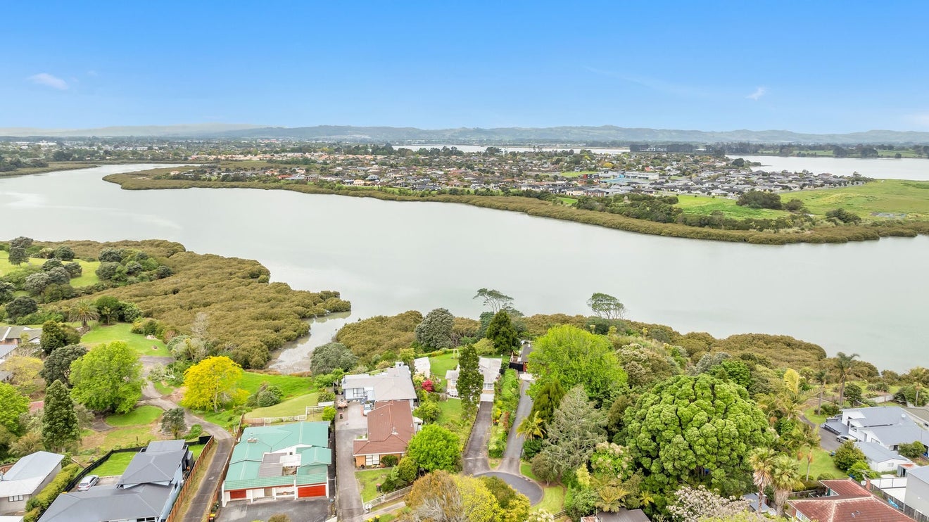 14 Lucas Place, Weymouth, Auckland - Carousel 2