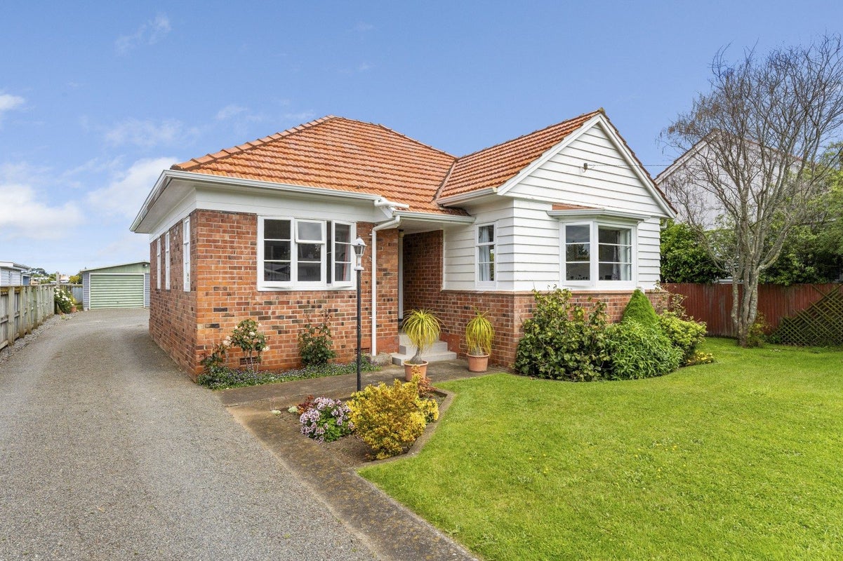 143 Grey Street, Springvale, Whanganui - Carousel 1