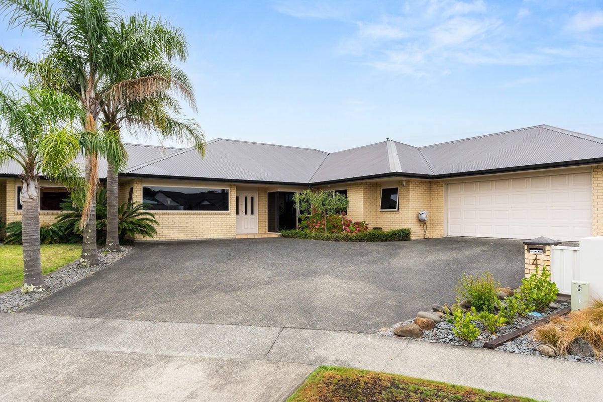 4 Claire Place, Lytton West, Gisborne - Carousel 1