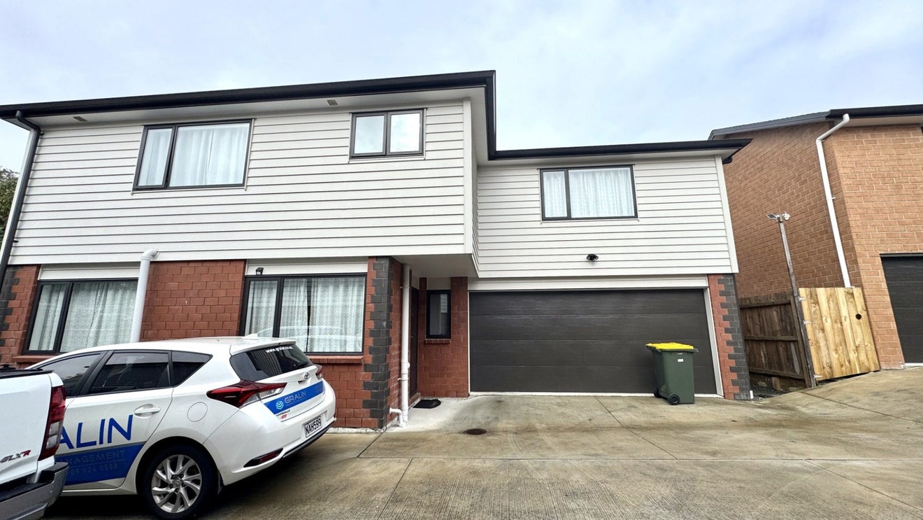 39B Cutler Street, New Lynn, Auckland - Carousel 2