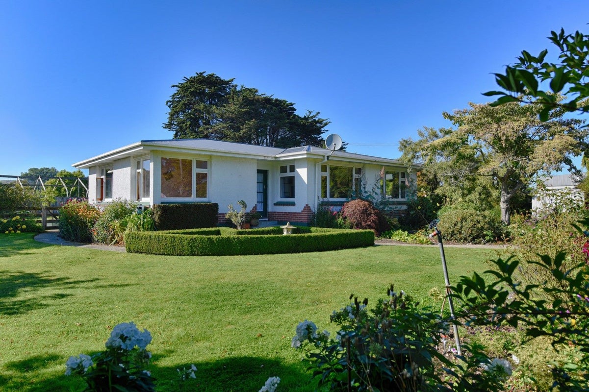 22 Selbourne Street, Mataura, Gore - Carousel 1