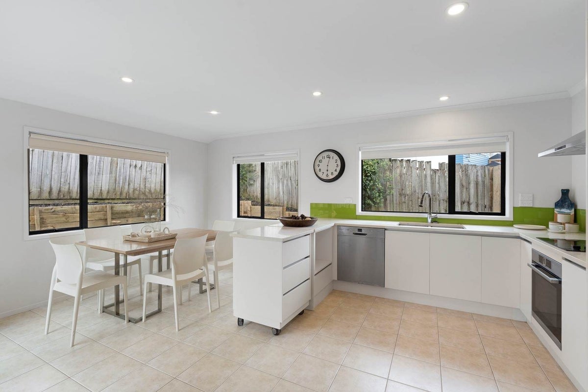 124A Brian Crescent, Stanmore Bay, Whangaparaoa - Carousel 2
