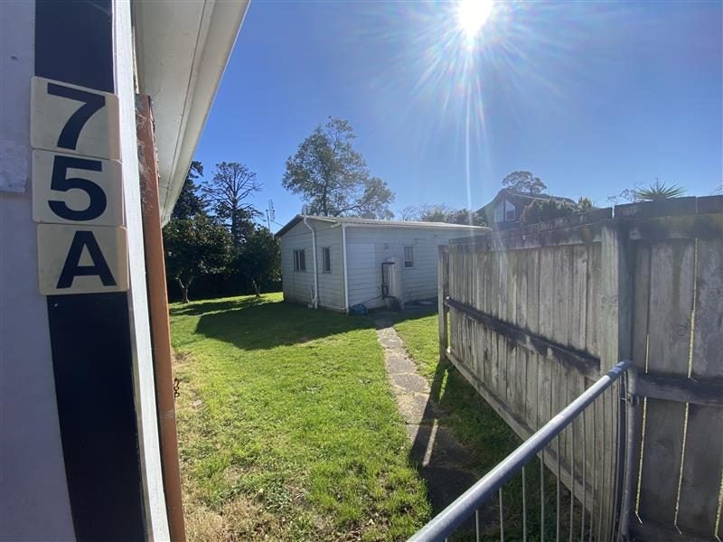 75 Bruce Avenue, Glenview, Hamilton - Carousel 1
