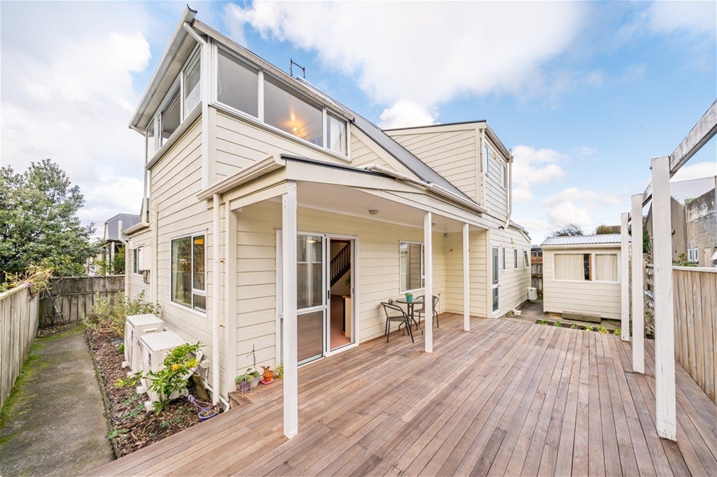 3/31 NELSON ST, Petone, Lower Hutt - Carousel 1