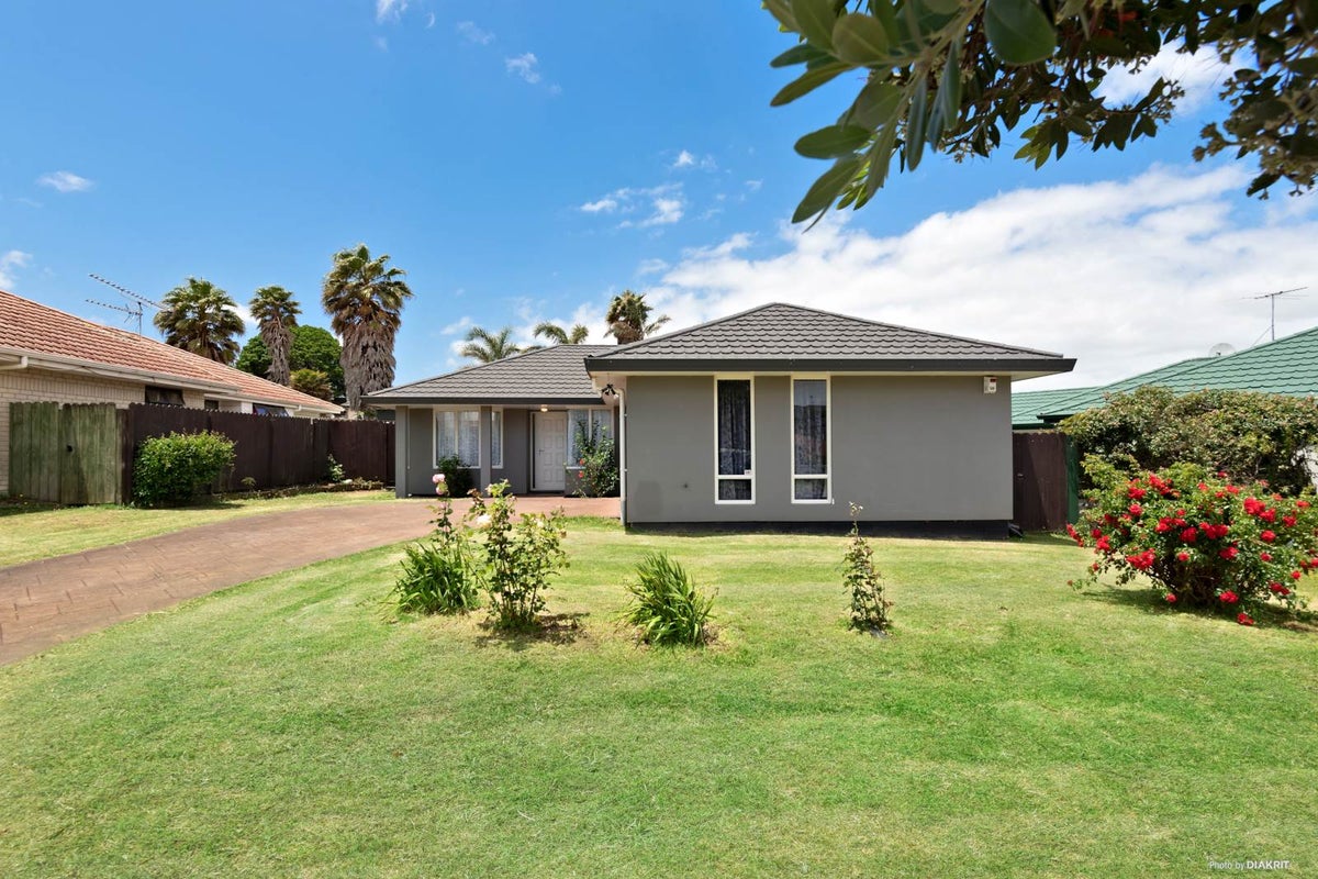 36 Bellville Drive, Clendon Park, Auckland - Carousel 2