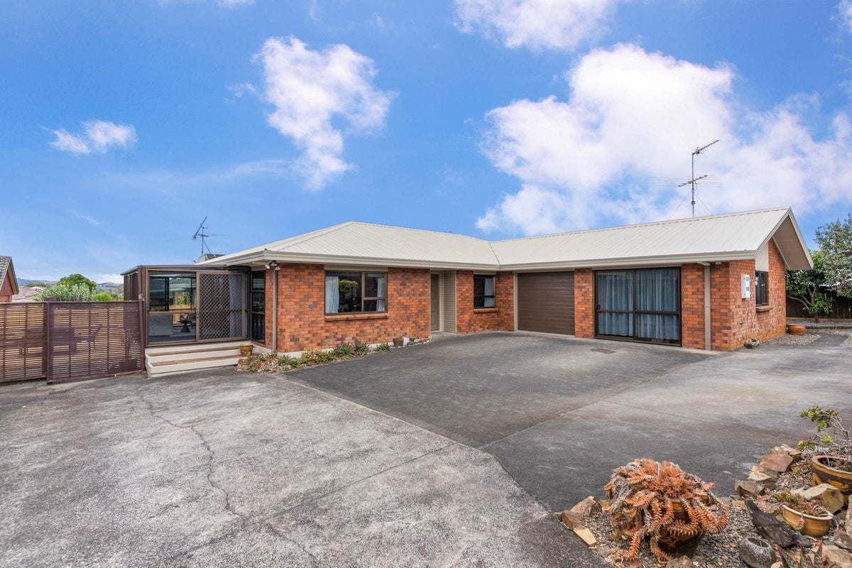 2/132 Wellington Street, Pukekohe, Pukekohe - Carousel 2