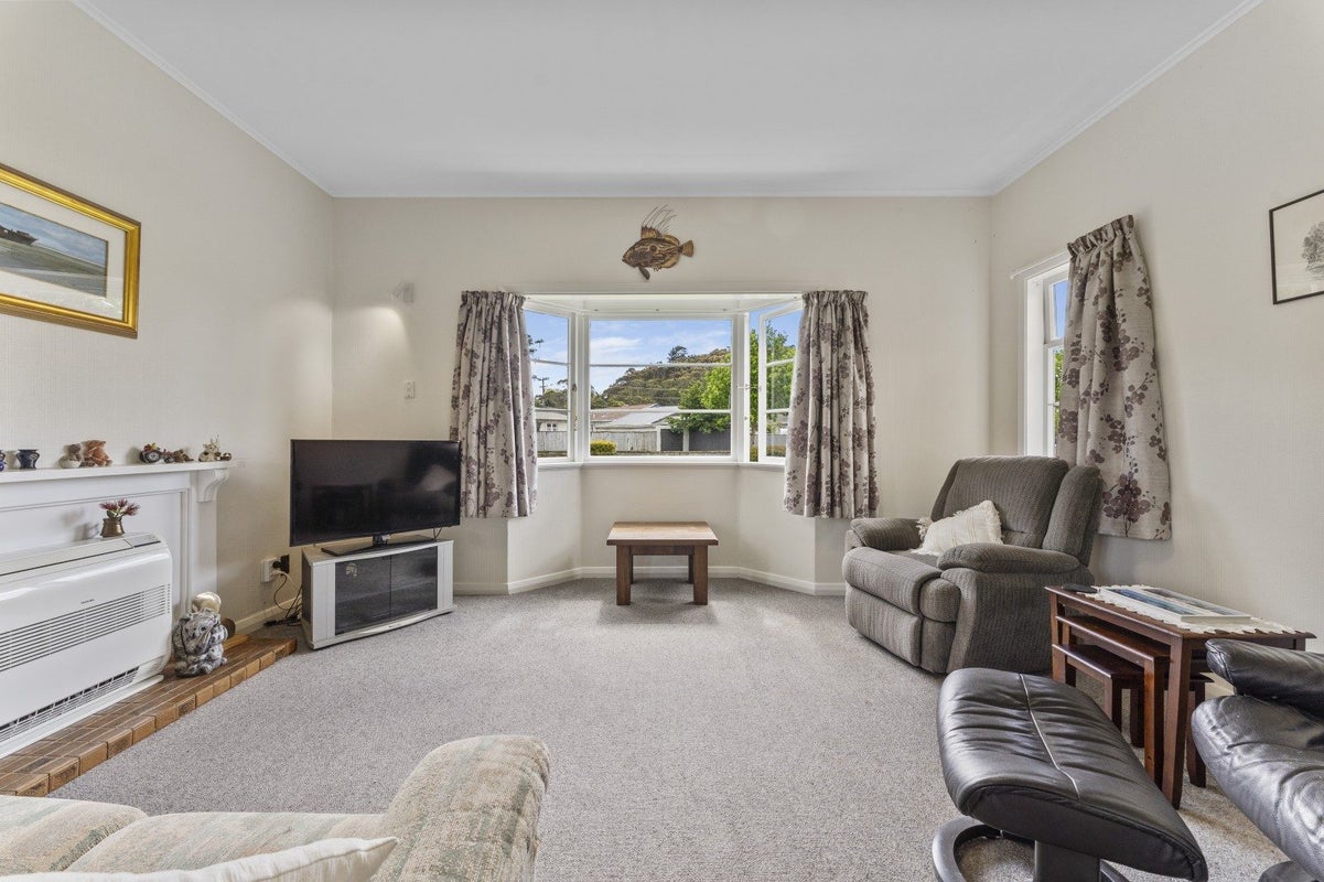 143 Grey Street, Springvale, Whanganui - Carousel 2
