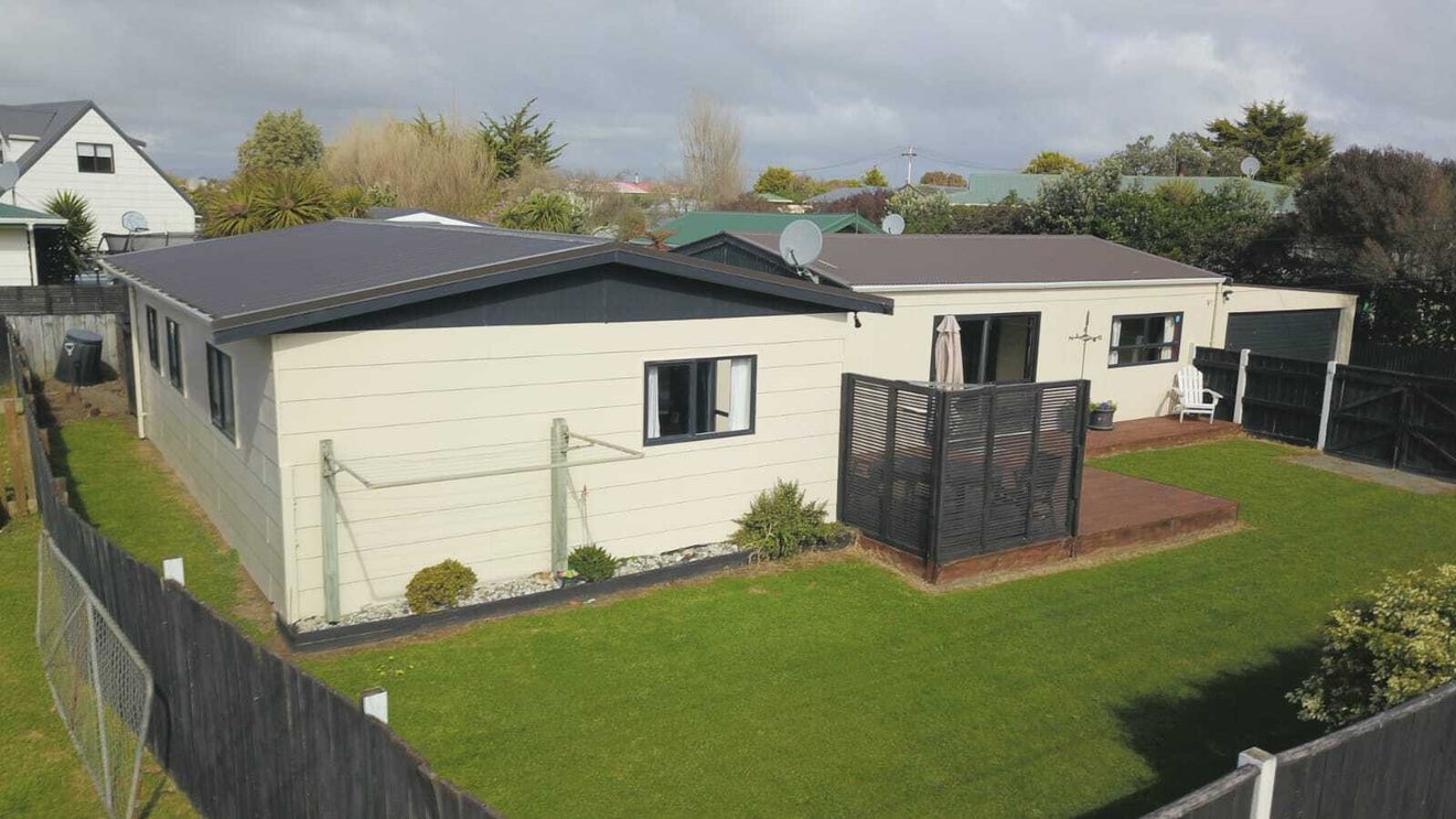 83 Nash Parade, Foxton Beach, Foxton - Carousel 2