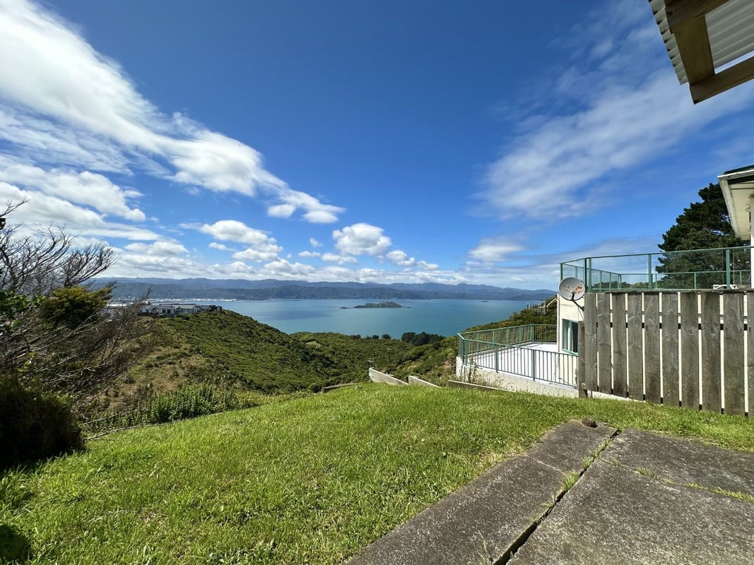 9B Edgecombe Street, Newlands, Wellington - Carousel 8