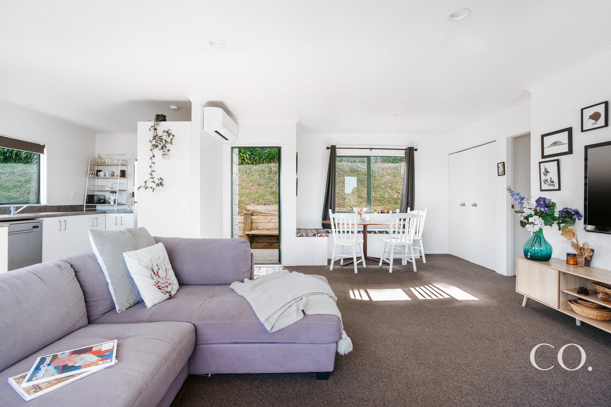 9 Stoddart Place, Brookfield, Tauranga - Carousel 1