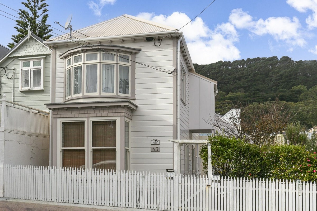 43 BROUGHAM Street, Mount Victoria, WELLINGTON - Carousel 1
