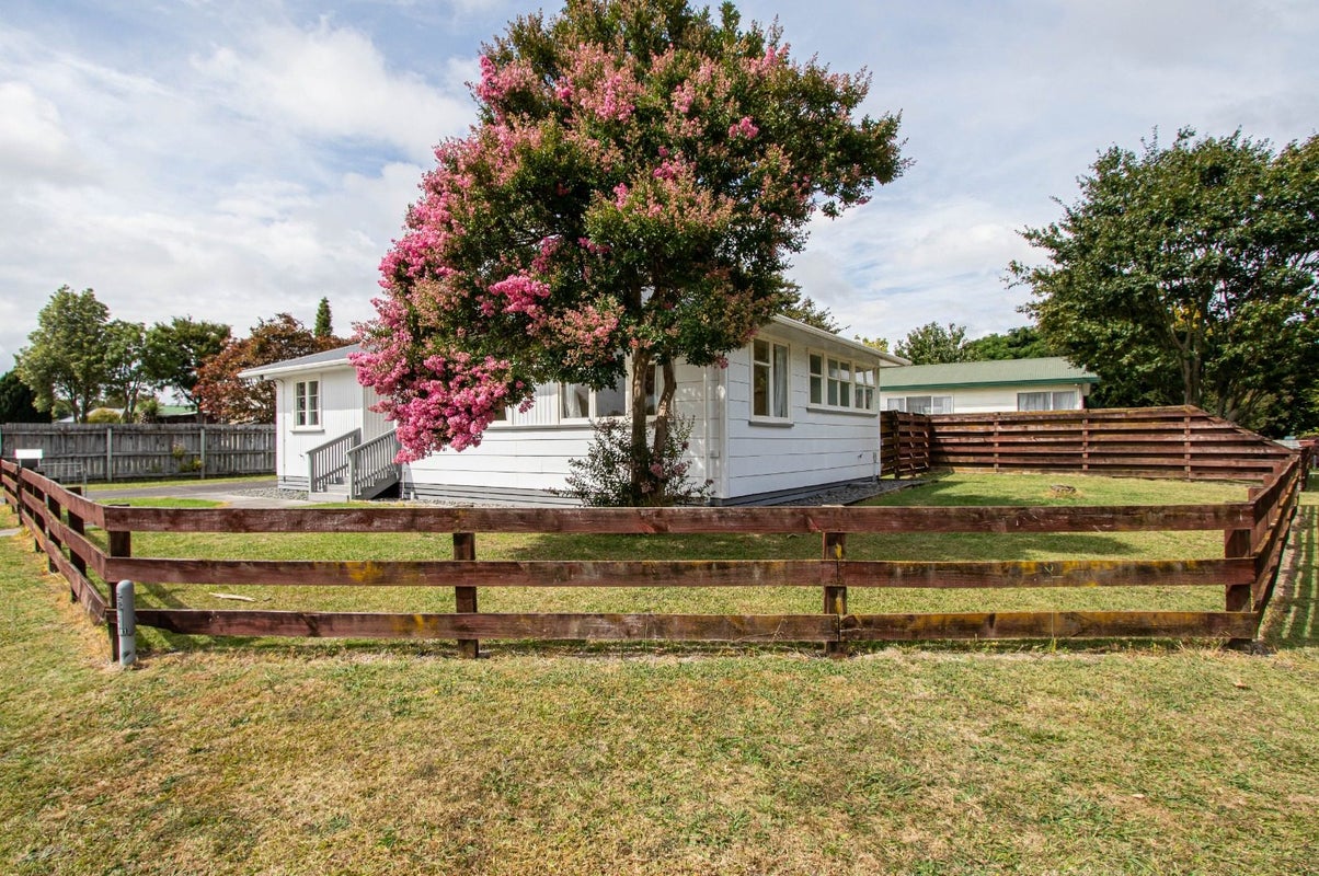 8 Thompson Street, Leamington, Cambridge - Carousel 2