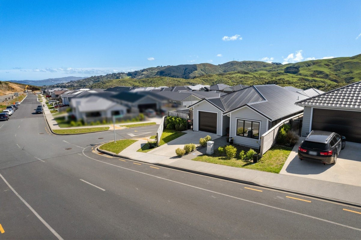 155 Waipounamu Drive, Kelson, Lower Hutt - Carousel 21