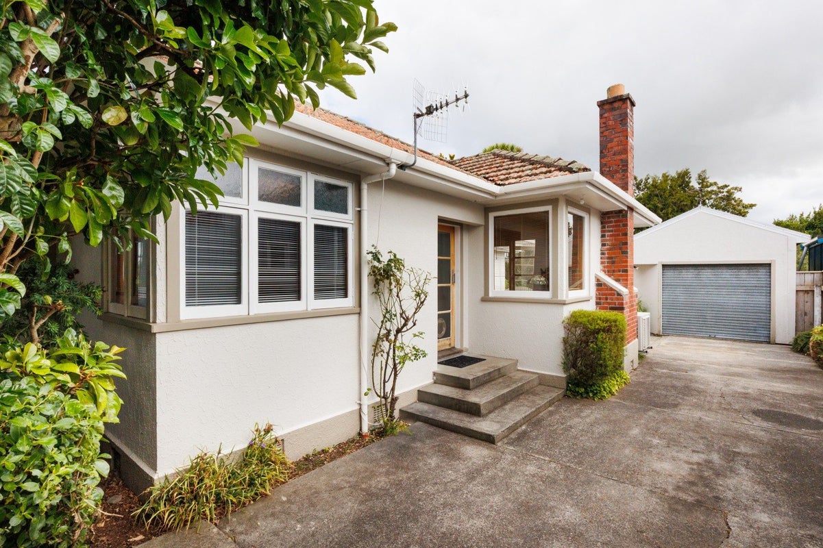 7 Vernon Avenue, Takaro, Palmerston North - Carousel 2