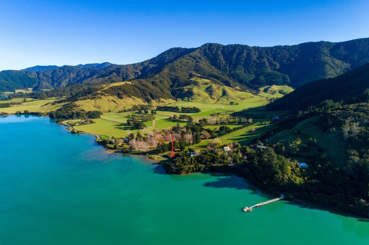 5732 Kenepuru Road, Picton - Carousel 2