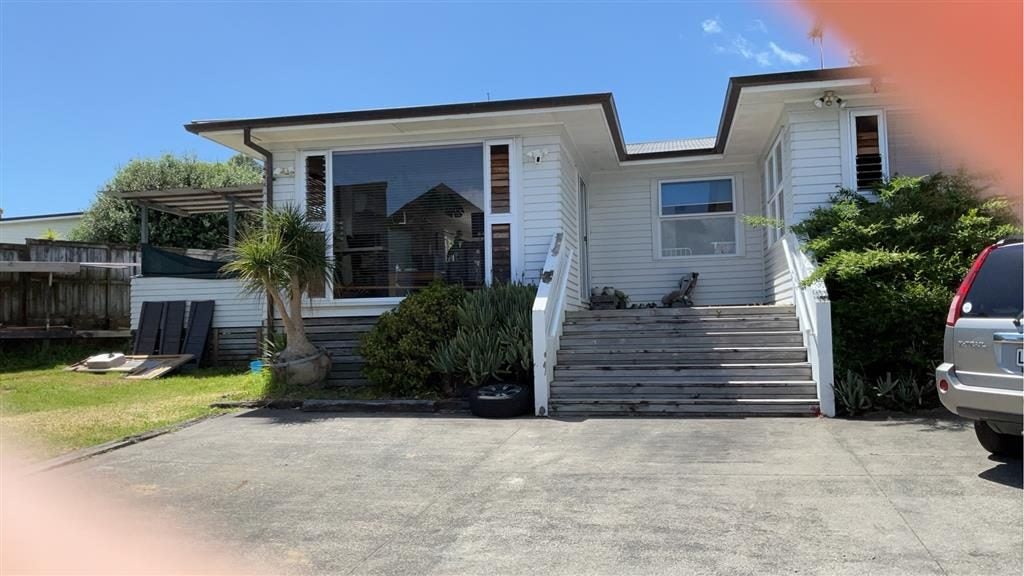 114 Moore Street, Howick, Auckland - Carousel 1