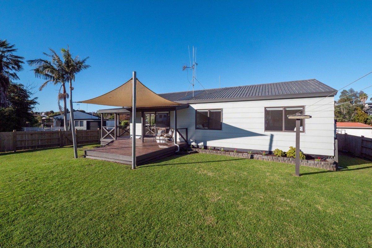 12A Ferndown Close, Brookfield, Tauranga - Carousel 1