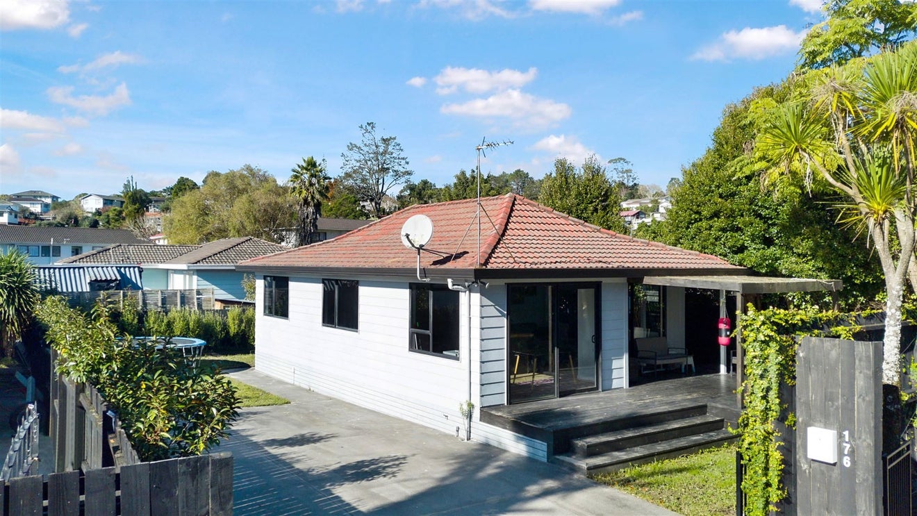 174 Solar Road, Glen Eden, Auckland - Carousel 1