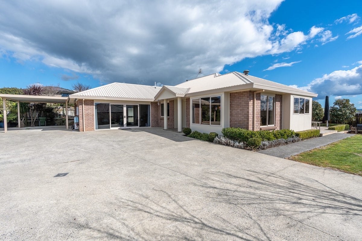 38 Bartholomew Drive, Nawton, Hamilton - Carousel 1